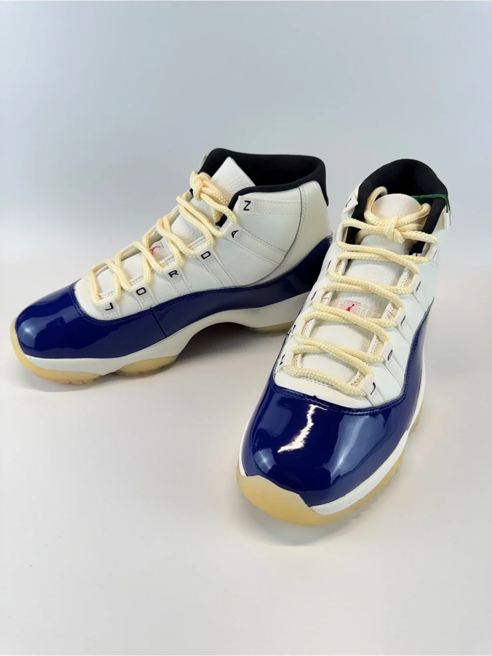 Nike Air Jordan 11 Retro Low White Royal Blue Men’s US 9.5 Brand New